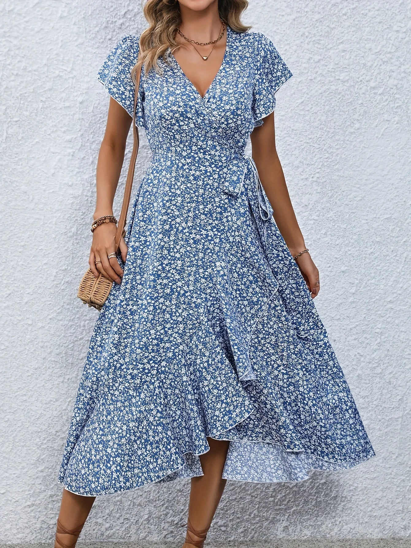Mette - Elegantes Sommerkleid mit floralem Muster und bezaubernden Details