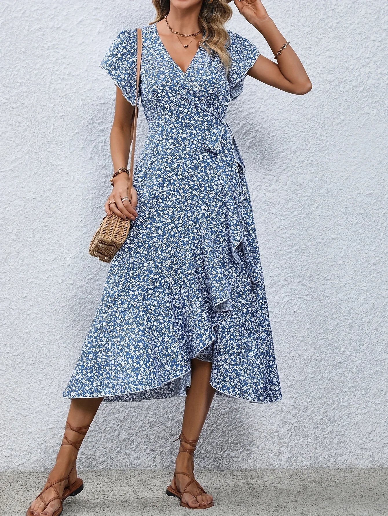 Mette - Elegantes Sommerkleid mit floralem Muster und bezaubernden Details