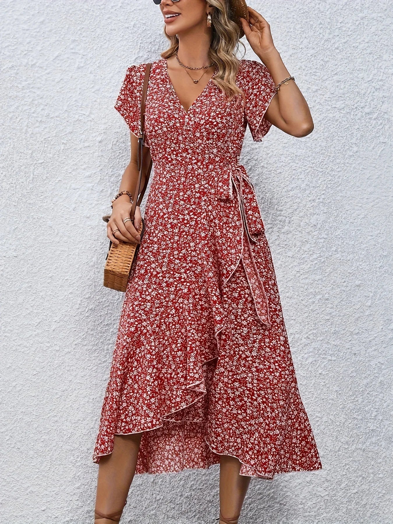 Mette - Elegantes Sommerkleid mit floralem Muster und bezaubernden Details