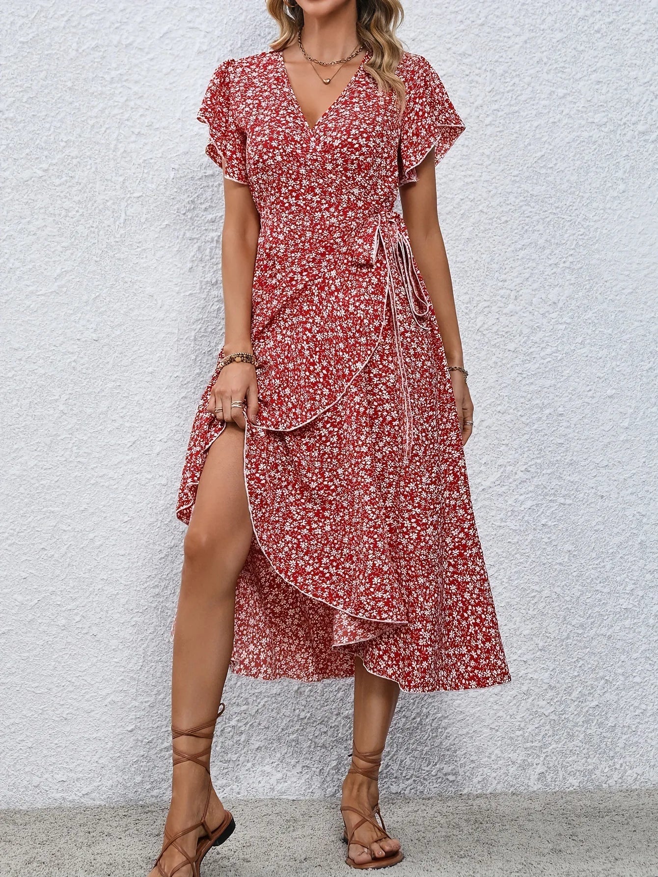 Mette - Elegantes Sommerkleid mit floralem Muster und bezaubernden Details