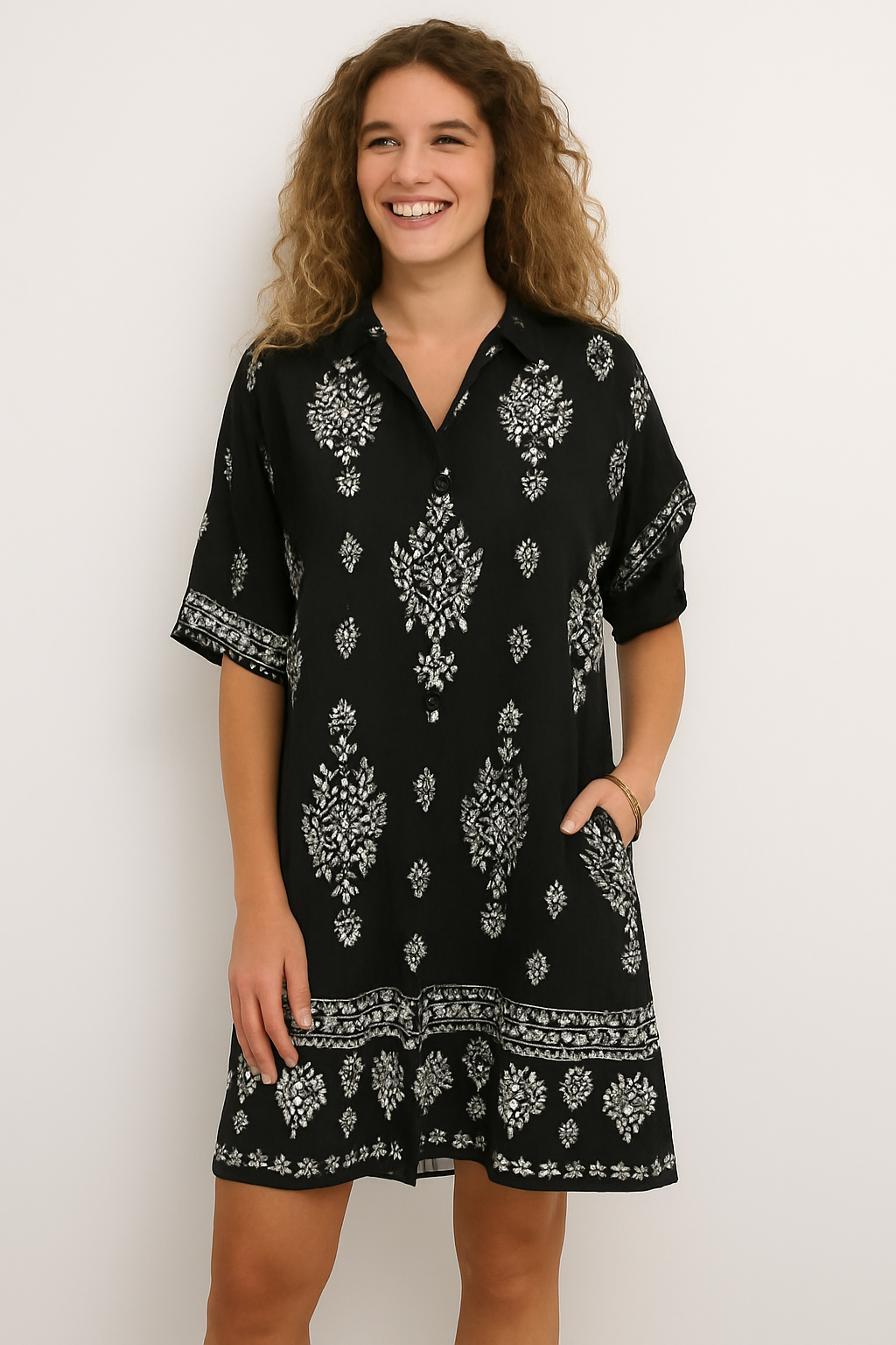 Selena | Bequeme Fließende Kleid mit kurzen Ärmeln für einen lässigen Look