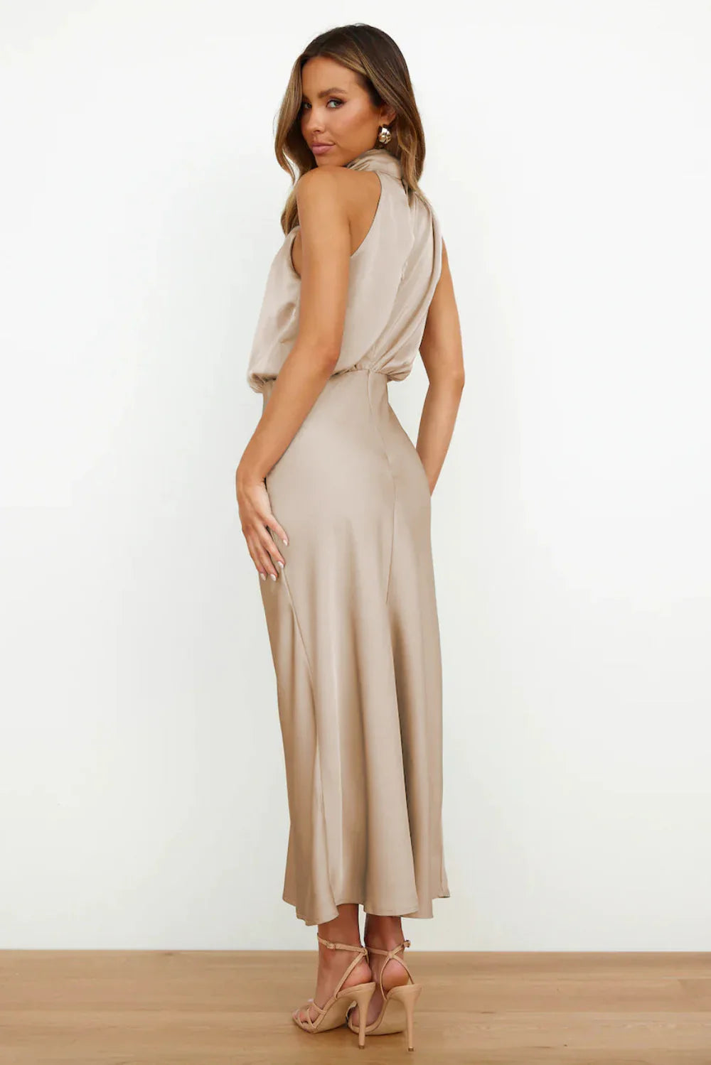 Nomi – Elegantes Amerikanisches Kleid für einen Raffinierten Look